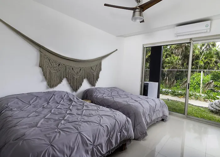 Angelina 28 Beachfront And Family Apartments - Modern And Relaxing Long Stays - 20 Min From Cancun Airport